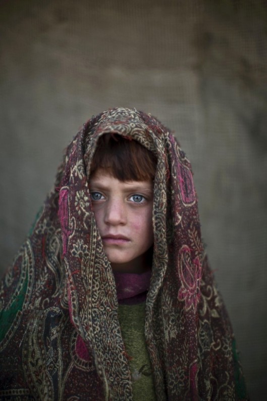 Afghan-Refugee-Children-03-685x1027
