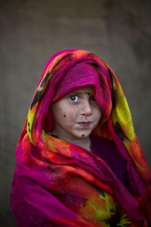 Afghan-Refugee-Children-07-685x1027